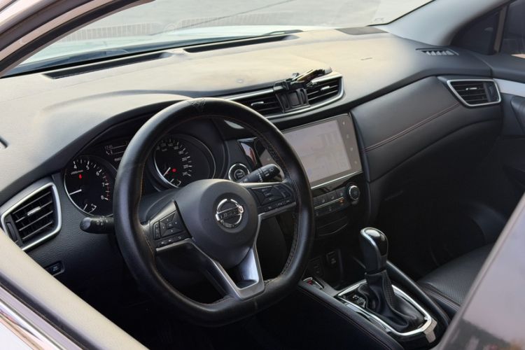 Used Nissan Qashqai 2021 2.0L CVT Luxury Edition Interior 2