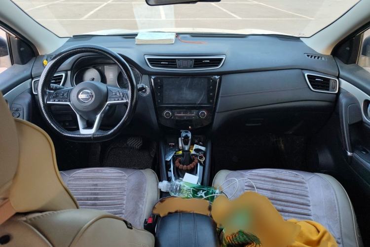 Used Nissan Qashqai 2021 2.0L CVT Luxury Edition Interior 2