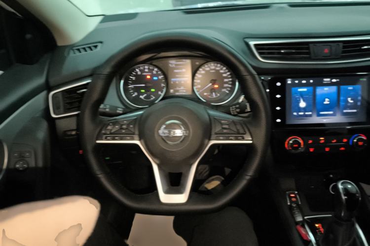 Used Nissan Qashqai 2021 2.0L CVT Luxury Edition Interior 2