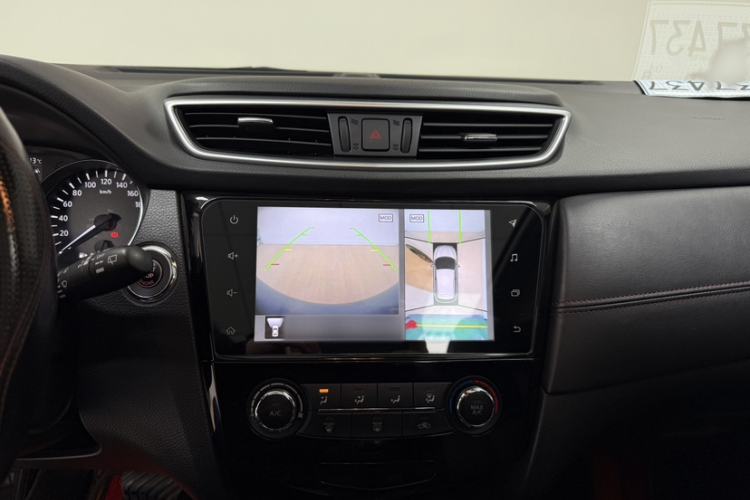 Used Nissan Qashqai 2021 2.0L CVT Luxury Edition Interior 2