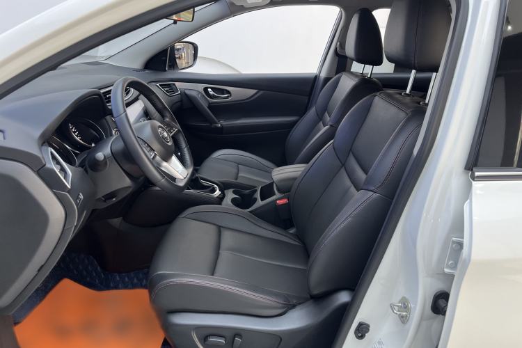 Used Nissan Qashqai 2021 2.0L CVT Luxury Edition Interior 2