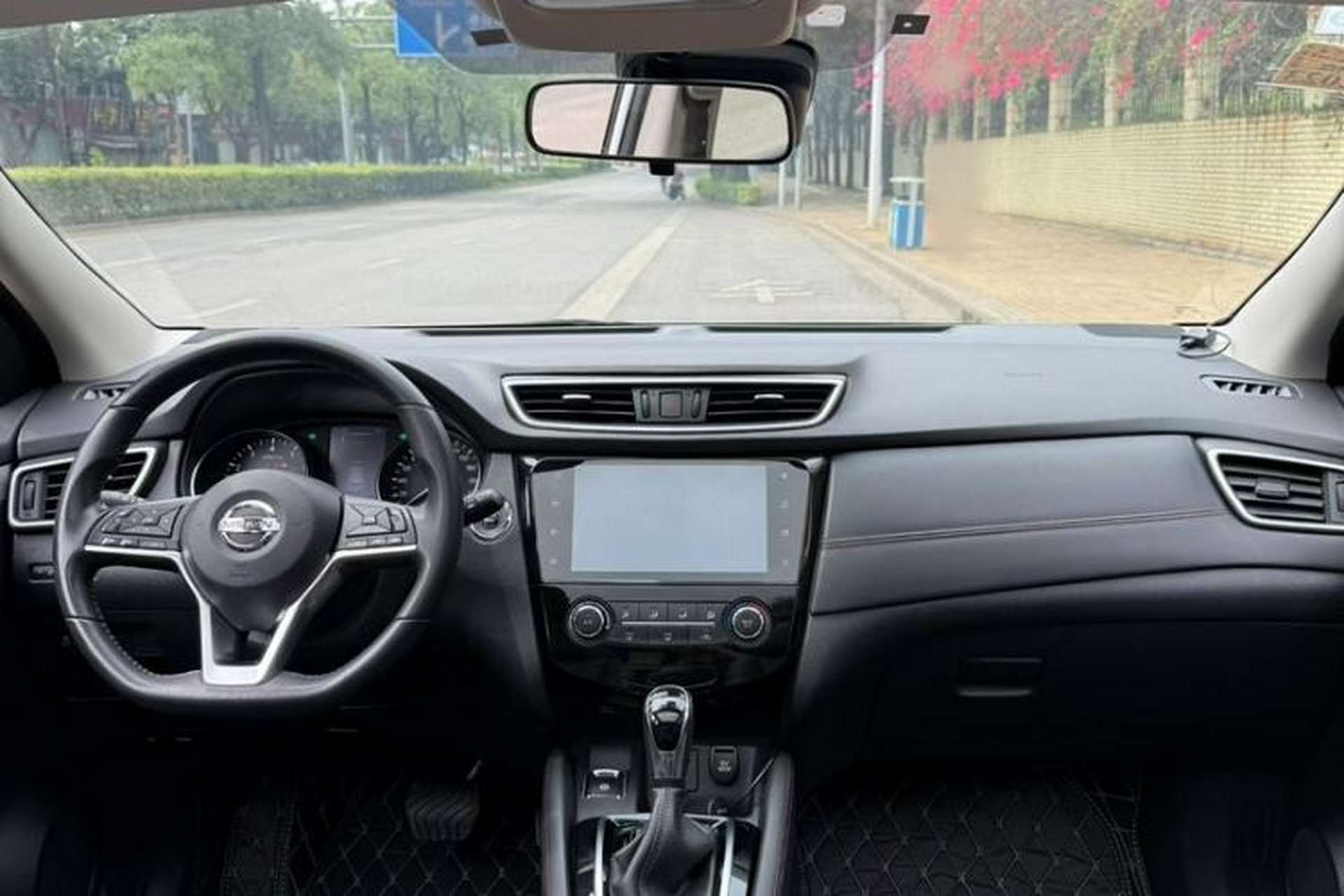 Used Nissan Qashqai 2021 2.0L CVT Luxury Edition Interior 2
