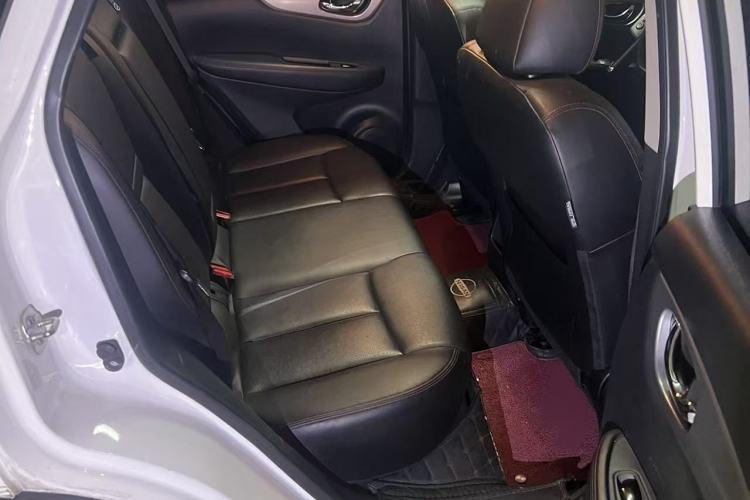 Used Nissan Qashqai 2021 2.0L CVT Luxury Edition Interior 2