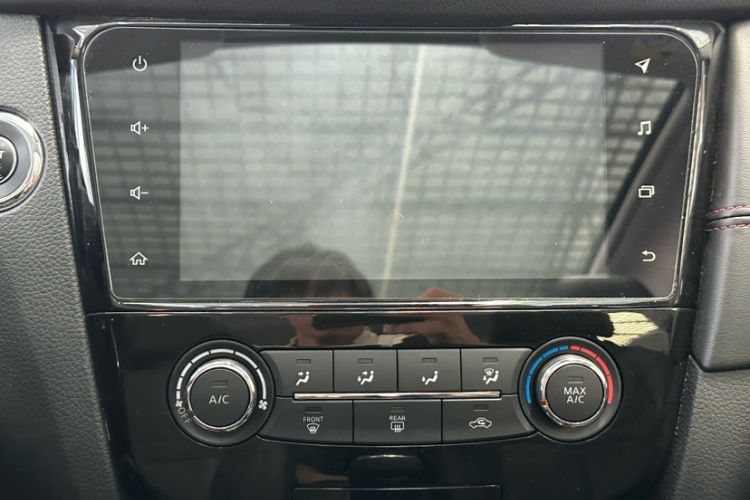 Used Nissan Qashqai 2021 2.0L CVT Luxury Edition Interior 3