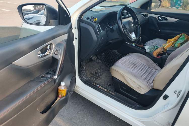 Used Nissan Qashqai 2021 2.0L CVT Luxury Edition Interior 3