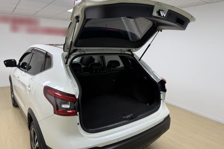 Used Nissan Qashqai 2021 2.0L CVT Luxury Edition Interior 3