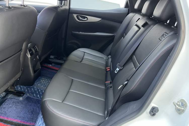 Used Nissan Qashqai 2021 2.0L CVT Luxury Edition Interior 3