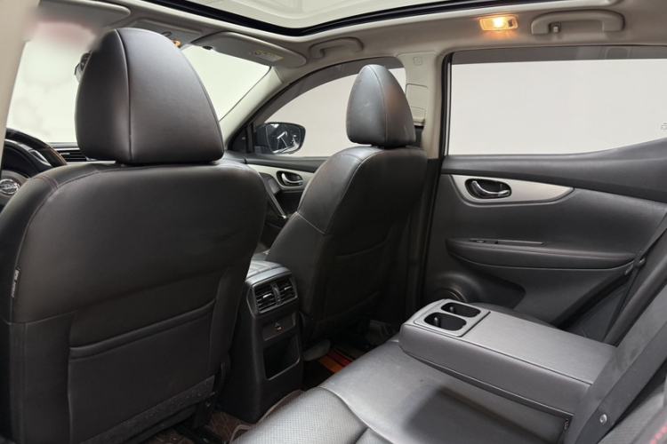 Used Nissan Qashqai 2021 2.0L CVT Luxury Edition Interior 5