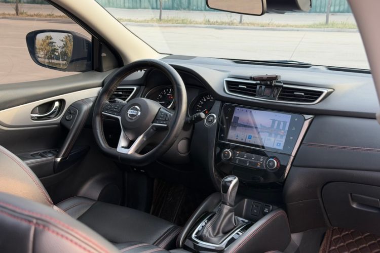 Used Nissan Qashqai 2021 2.0L CVT Luxury Edition Interior 7