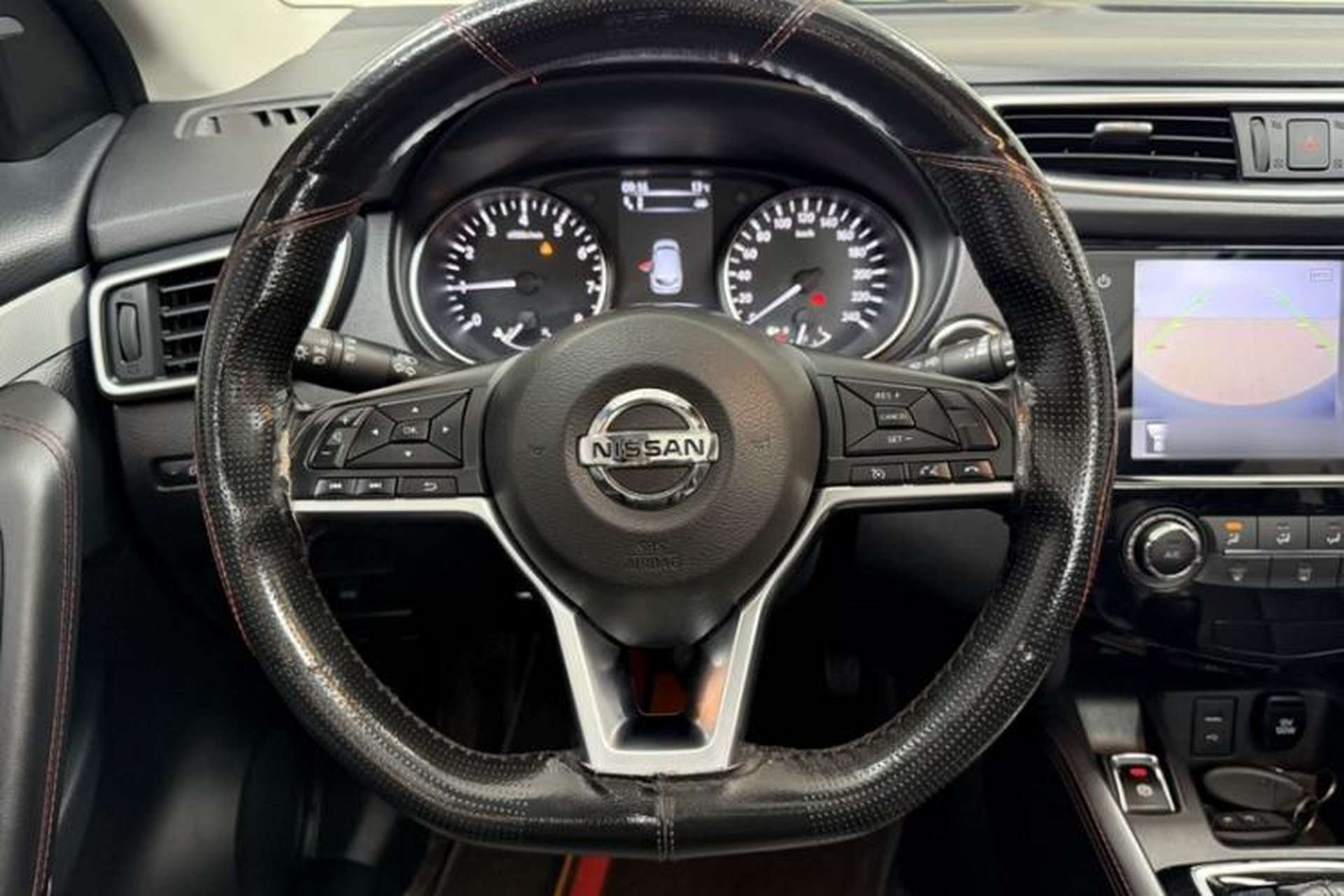 Used Nissan Qashqai 2021 2.0L CVT Luxury Edition Interior 7
