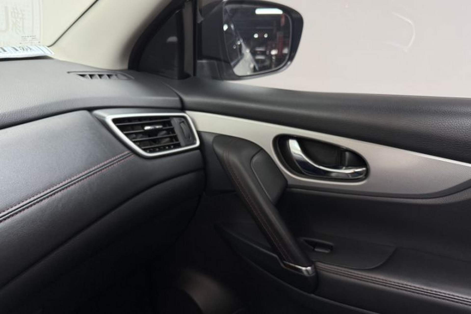 Used Nissan Qashqai 2021 2.0L CVT Luxury Edition Interior 9