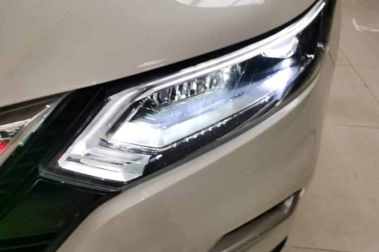 Used Nissan Qashqai 2021 2.0L CVT Luxury Edition Left Front Headlight