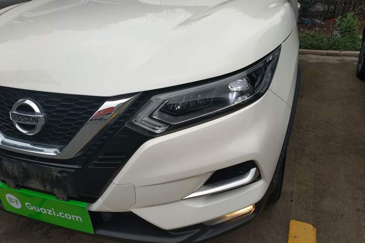 Used Nissan Qashqai 2021 2.0L CVT Luxury Edition Left Front Headlight