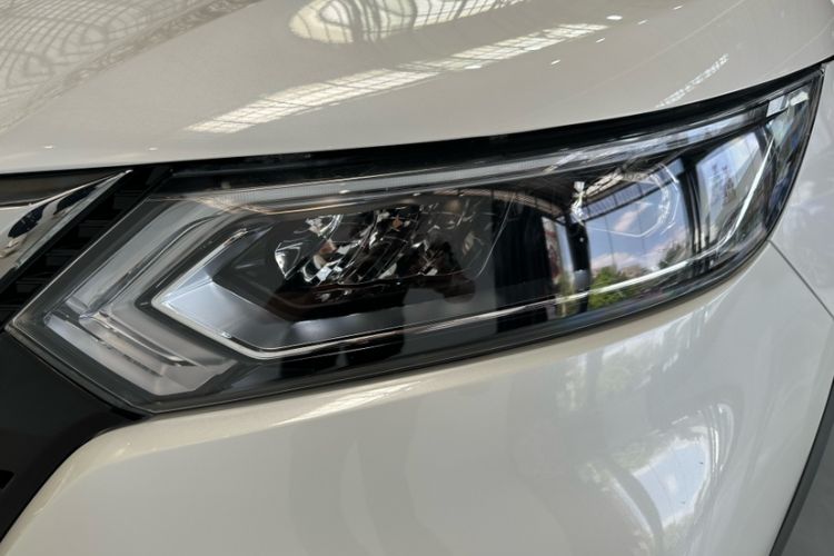 Used Nissan Qashqai 2021 2.0L CVT Luxury Edition Left Front Headlight
