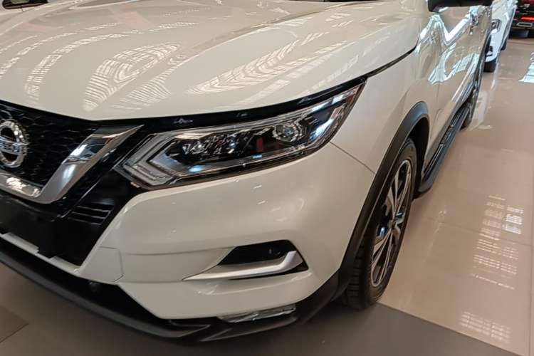Used Nissan Qashqai 2021 2.0L CVT Luxury Edition Left Front Headlight