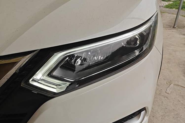 Used Nissan Qashqai 2021 2.0L CVT Luxury Edition Left Front Headlight