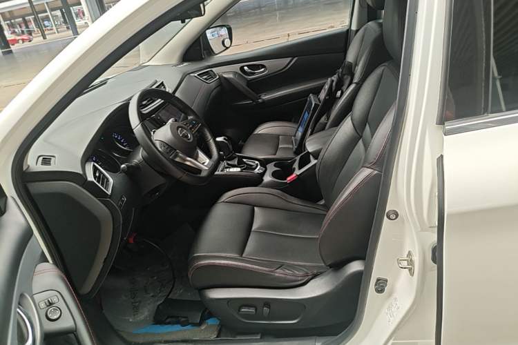 Used Nissan Qashqai 2021 2.0L CVT Luxury Navigation Edition Left Front Seat