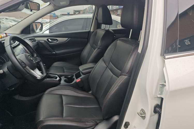Used Nissan Qashqai 2021 2.0L CVT Luxury Edition Left Front Seat