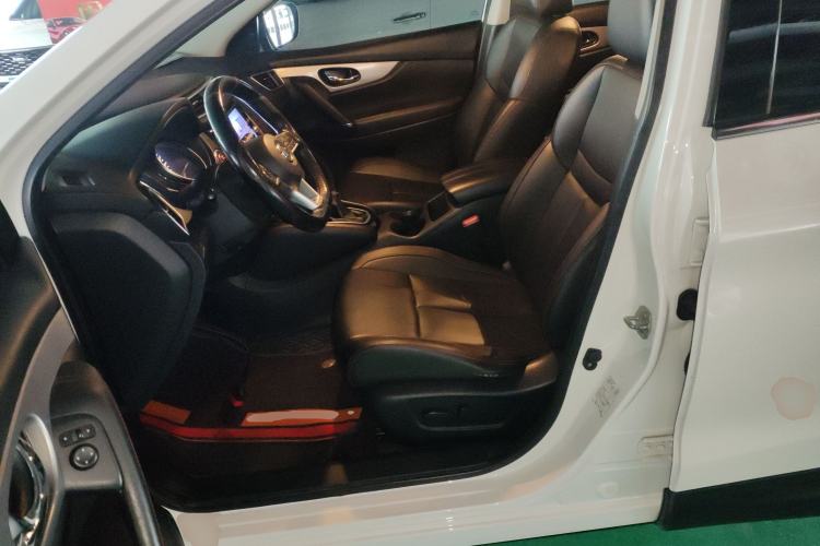 Used Nissan Qashqai 2021 2.0L CVT Luxury Edition Left Front Seat
