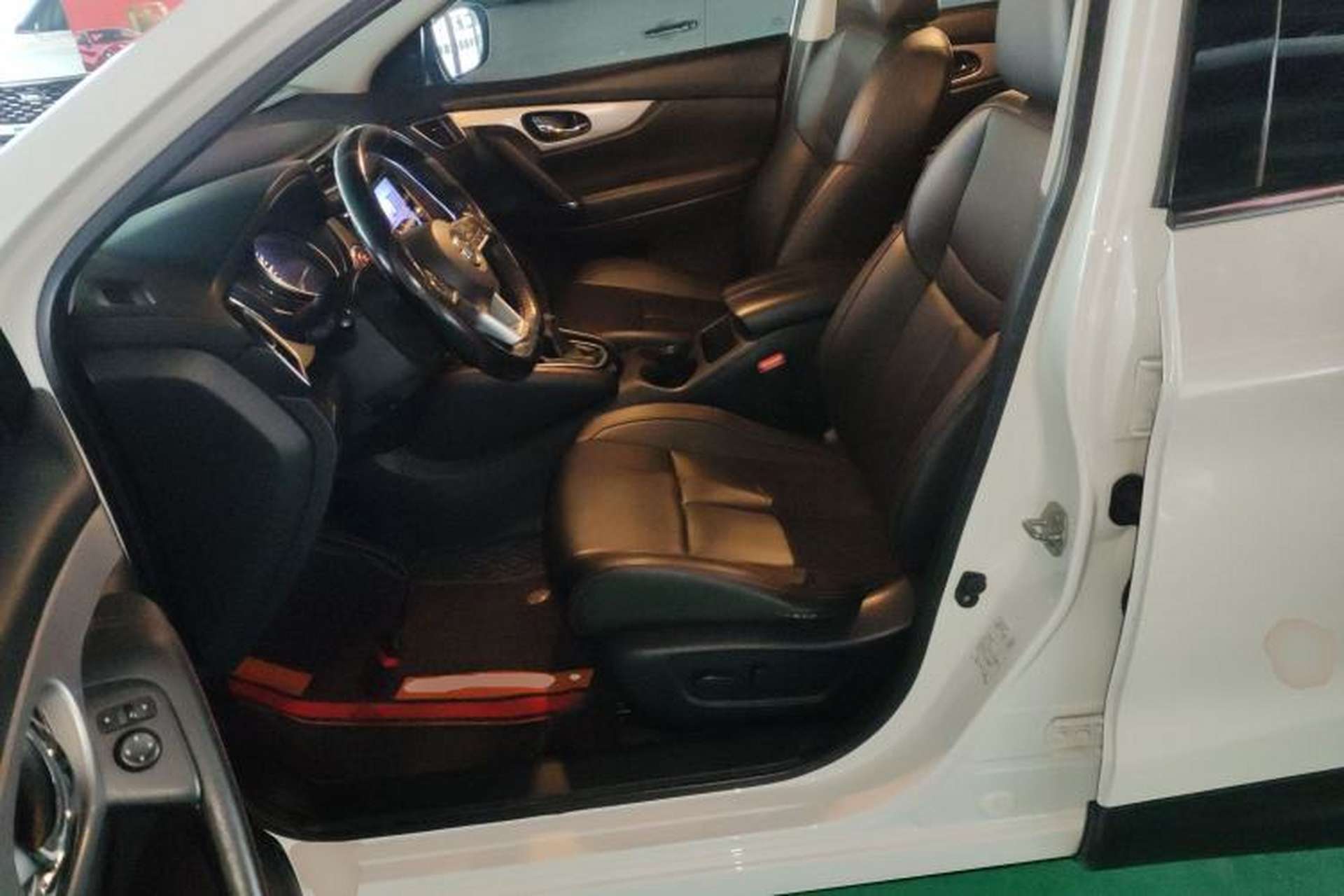 Used Nissan Qashqai 2021 2.0L CVT Luxury Edition Left Front Seat