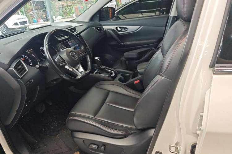 Used Nissan Qashqai 2021 2.0L CVT Luxury Edition Left Front Seat