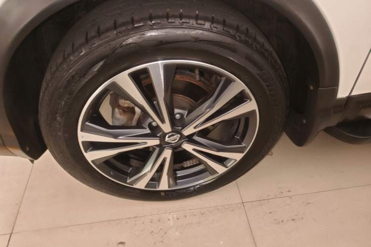 Used Nissan Qashqai 2021 2.0L CVT Luxury Edition Left Front Wheel Hub