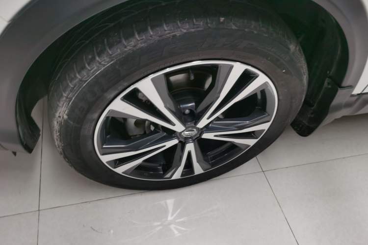 Used Nissan Qashqai 2021 2.0L CVT Luxury Edition Left Front Wheel Hub