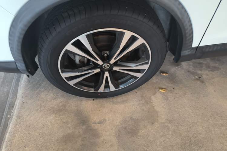 Used Nissan Qashqai 2021 2.0L CVT Luxury Edition Left Front Wheel Hub