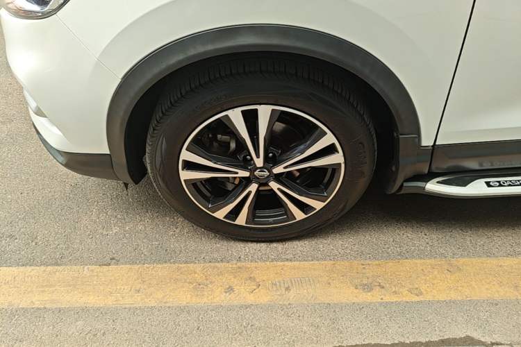 Used Nissan Qashqai 2021 2.0L CVT Luxury Navigation Edition Left Front Wheel Hub