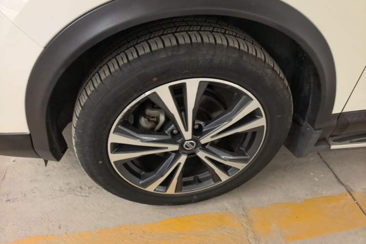 Used Nissan Qashqai 2021 2.0L CVT Luxury Edition Left Front Wheel Hub
