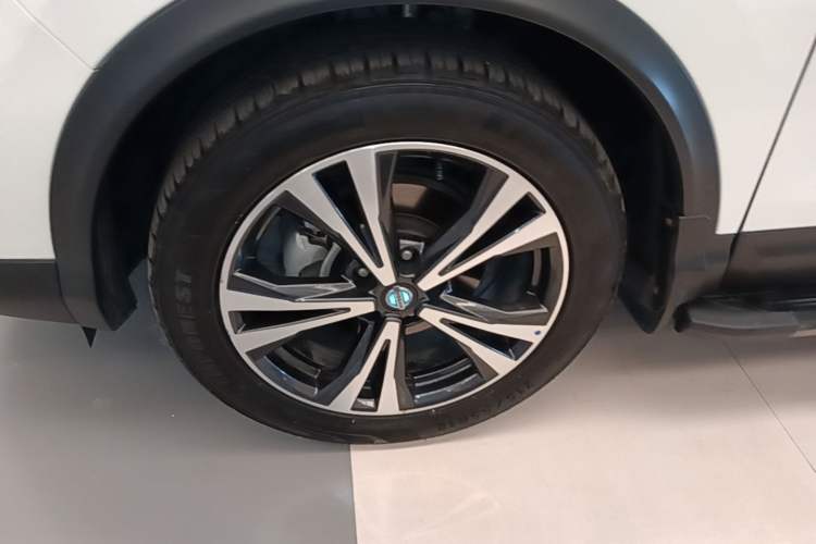 Used Nissan Qashqai 2021 2.0L CVT Luxury Edition Left Front Wheel Hub