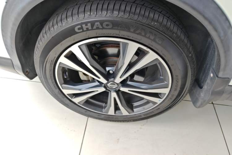Used Nissan Qashqai 2021 2.0L CVT Luxury Edition Left Front Wheel Hub