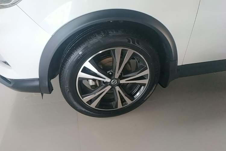 Used Nissan Qashqai 2021 2.0L CVT Luxury Edition Left Front Wheel Hub