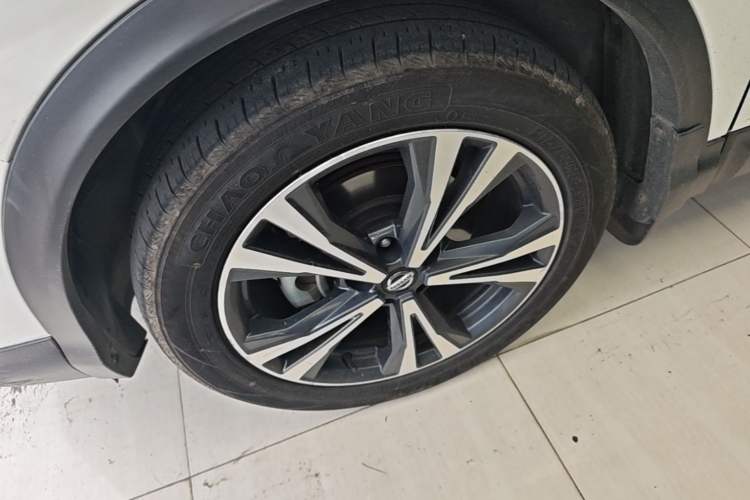 Used Nissan Qashqai 2021 2.0L CVT Luxury Edition Left Front Wheel Hub