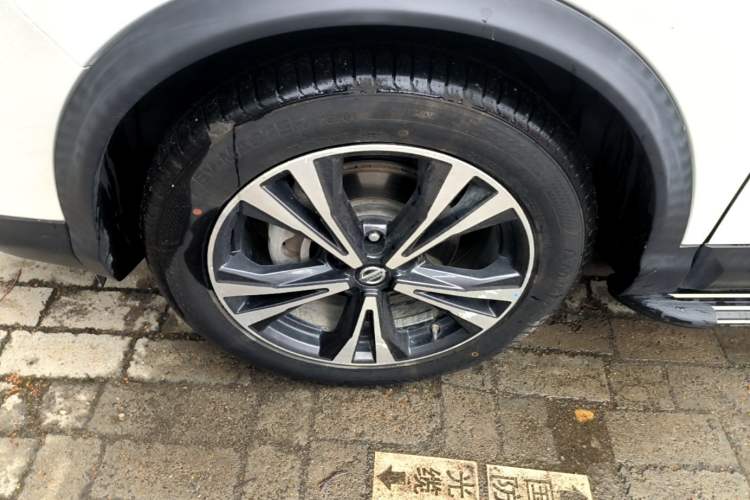 Used Nissan Qashqai 2021 2.0L CVT Luxury Edition Left Front Wheel Hub