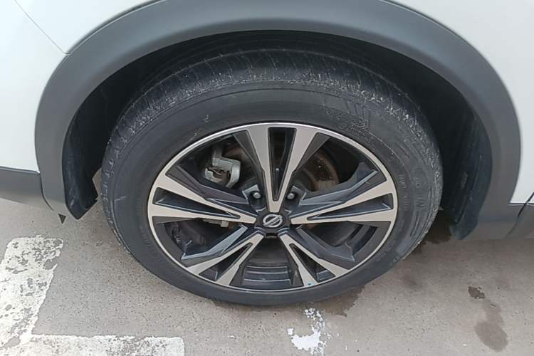 Used Nissan Qashqai 2021 2.0L CVT Luxury Edition Left Front Wheel Hub