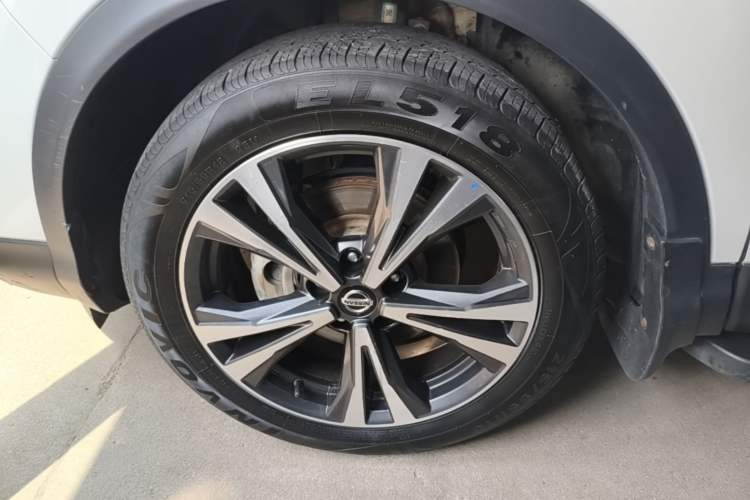 Used Nissan Qashqai 2021 2.0L CVT Luxury Edition Left Front Wheel Hub