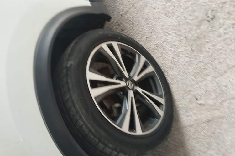 Used Nissan Qashqai 2021 2.0L CVT Luxury Edition Left Front Wheel Hub