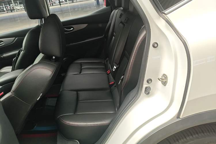 Used Nissan Qashqai 2021 2.0L CVT Luxury Navigation Edition Left Rear Seat