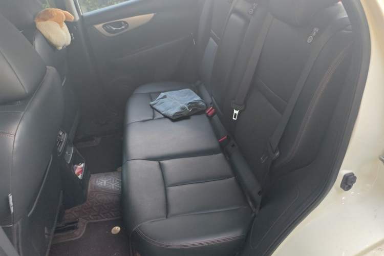 Used Nissan Qashqai 2021 2.0L CVT Luxury Navigation Edition Left Rear Seat