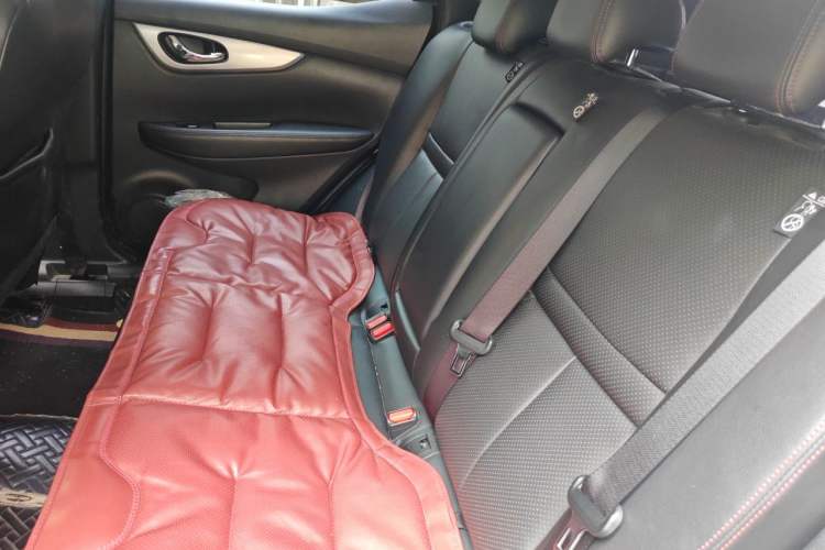 Used Nissan Qashqai 2021 2.0L CVT Luxury Navigation Edition Left Rear Seat