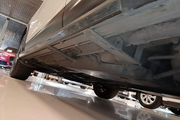 Used Nissan Qashqai 2021 2.0L CVT Luxury Edition Left Side Sill