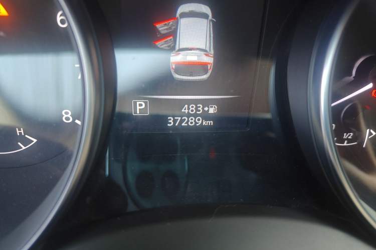 Used Nissan Qashqai 2021 2.0L CVT Luxury Edition Odometer Close Up