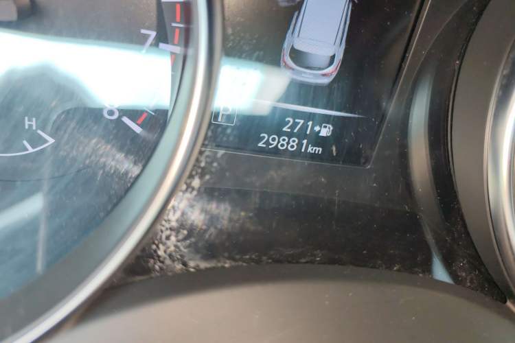 Used Nissan Qashqai 2021 2.0L CVT Luxury Edition Odometer Close Up