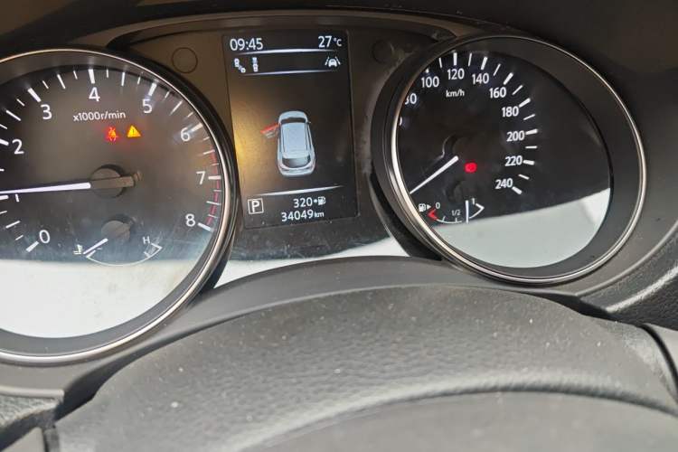 Used Nissan Qashqai 2021 2.0L CVT Luxury Edition Odometer Close Up