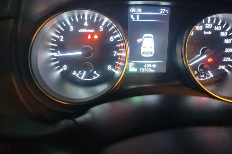 Used Nissan Qashqai 2021 2.0L CVT Luxury Edition Odometer Close Up