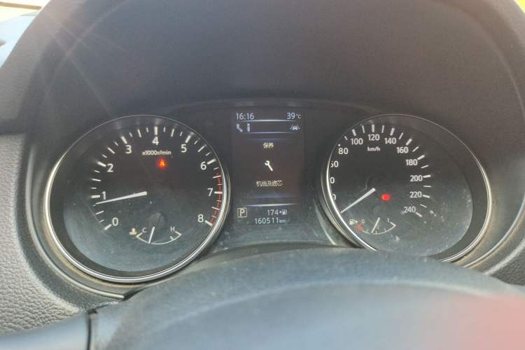 Used Nissan Qashqai 2021 2.0L CVT Luxury Edition Odometer Close Up