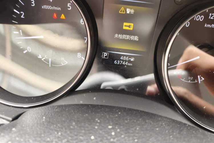 Used Nissan Qashqai 2021 2.0L CVT Luxury Edition Odometer Close Up