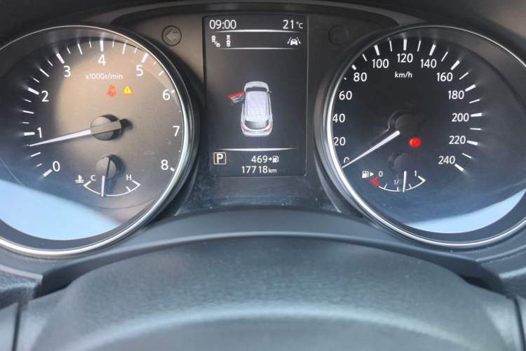 Used Nissan Qashqai 2021 2.0L CVT Luxury Edition Odometer Close Up