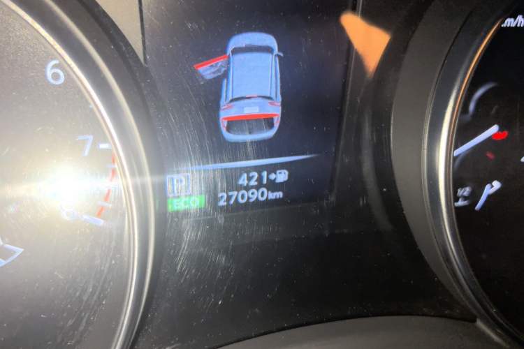 Used Nissan Qashqai 2021 2.0L CVT Luxury Edition Odometer Close Up